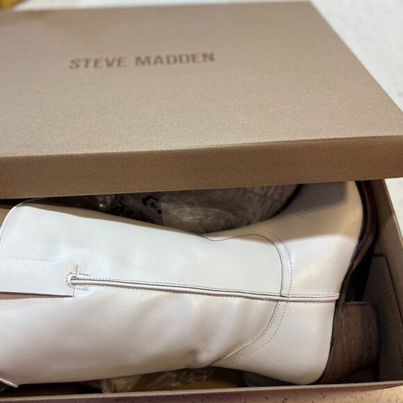 Steve Madden: Albany White Leather - Picture 2 of 7